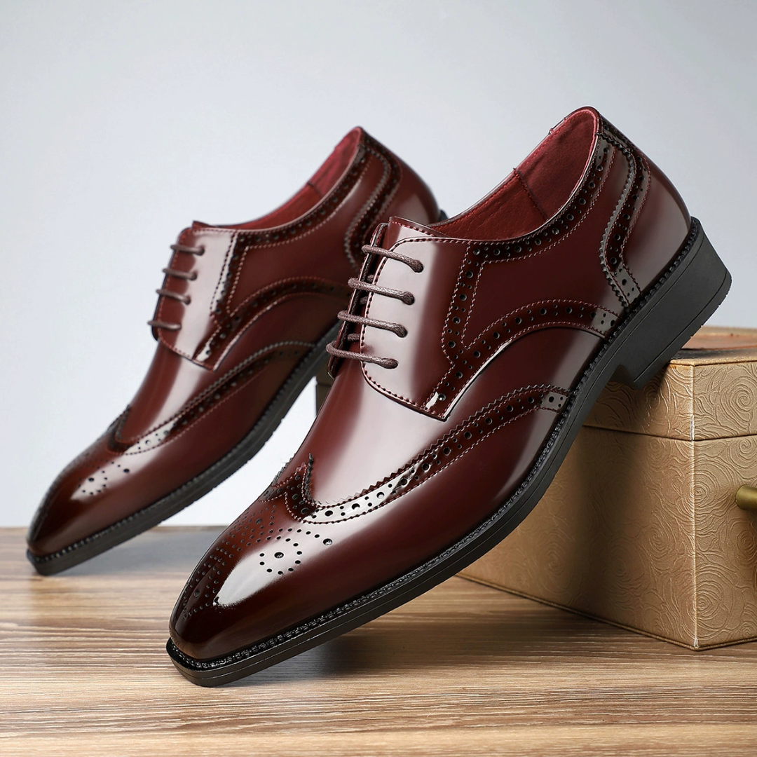 Men's Wingtip Oxford Shoes with Brogue Details