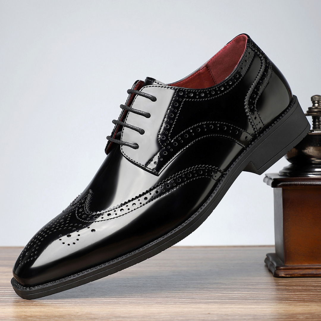 Men's Wingtip Oxford Shoes with Brogue Details