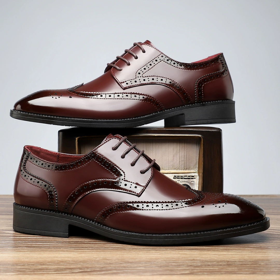 Men's Wingtip Oxford Shoes with Brogue Details